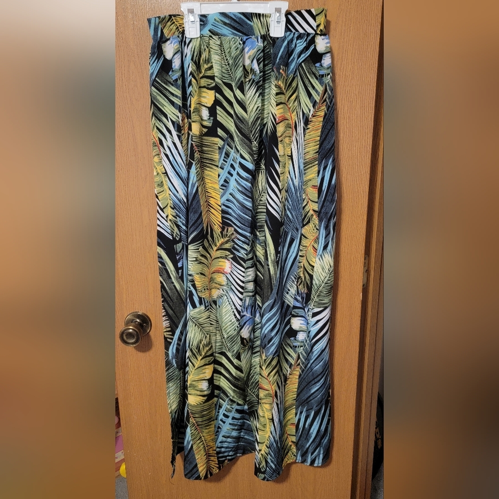SHEIN Vibrant Leaf Print Skirt